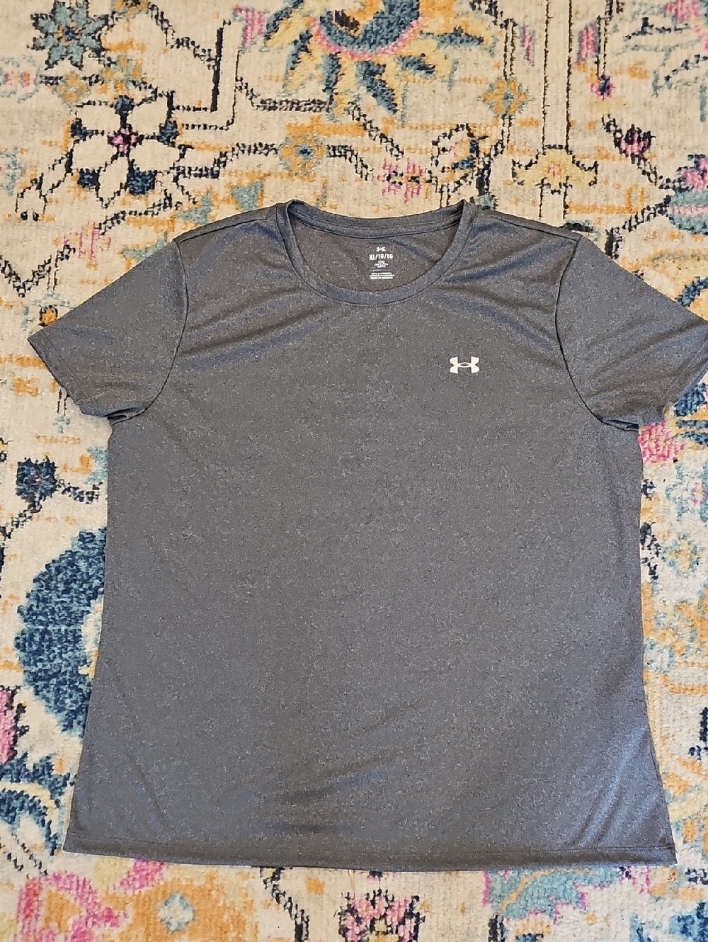 Womens Under Armour Tee - Size XL Nwt